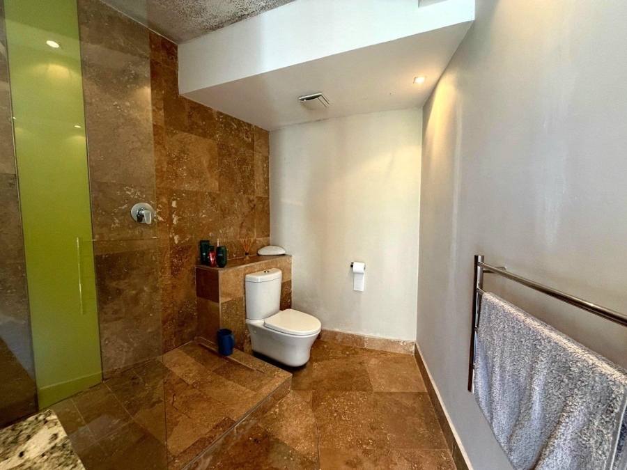 1 Bedroom Property for Sale in Vredehoek Western Cape